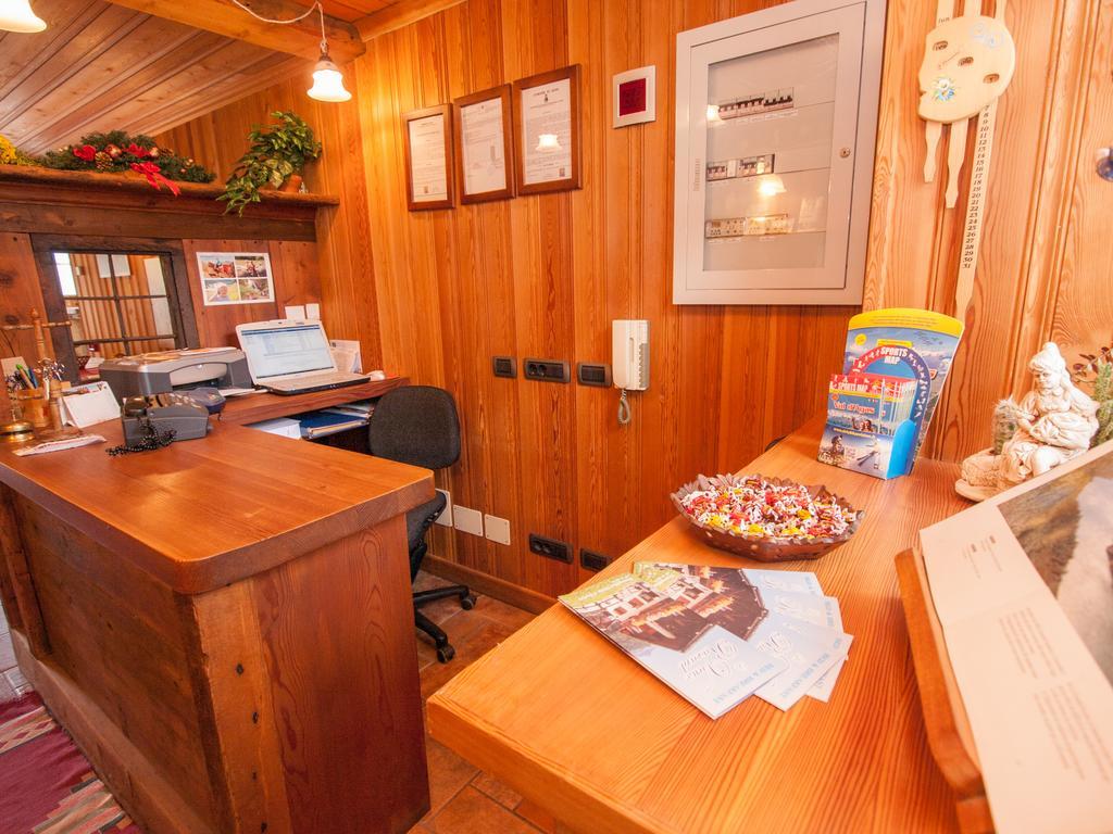 Le Vieux Rascard Chambres D'Hotes Champoluc Luaran gambar