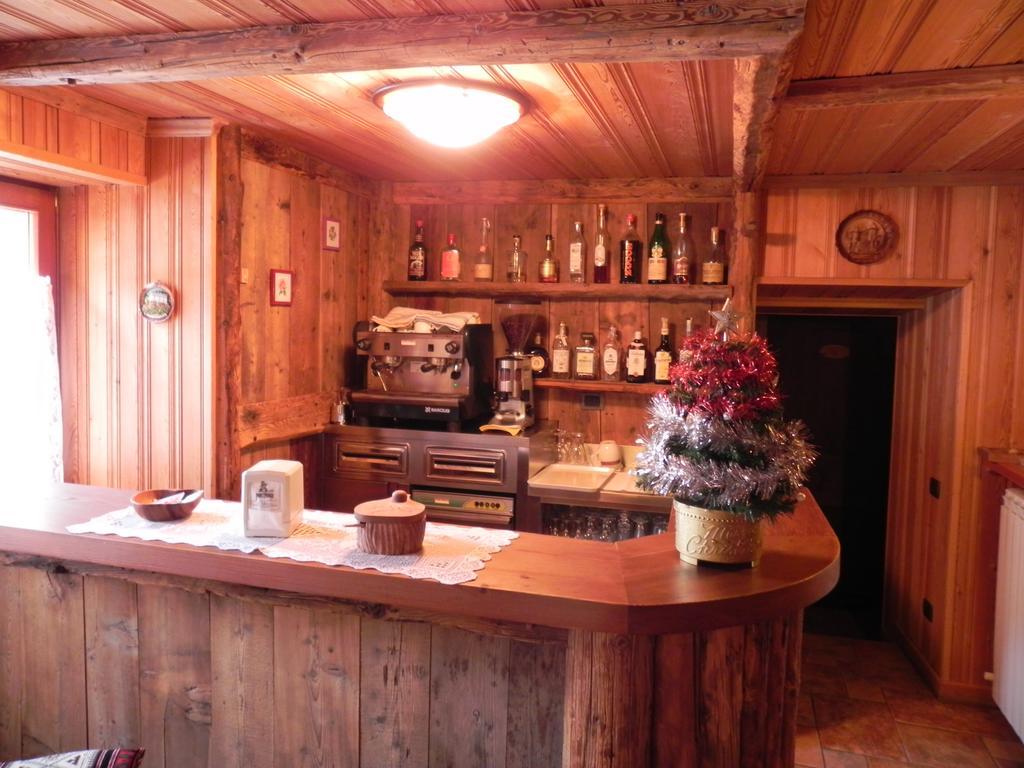 Le Vieux Rascard Chambres D'Hotes Champoluc Luaran gambar